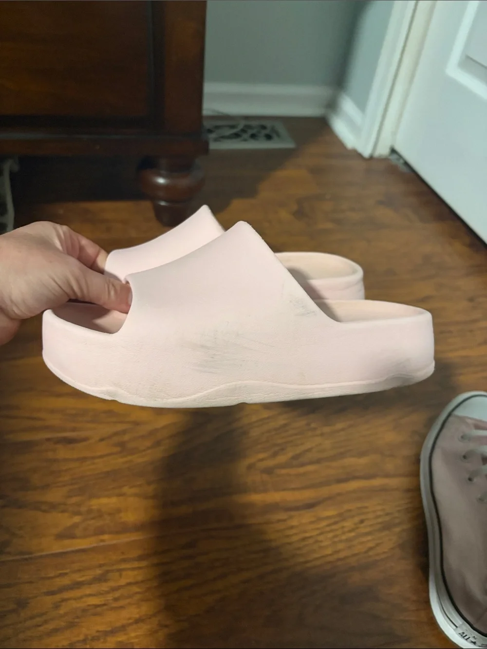 Women’s Slide Sandals in Light Pink
